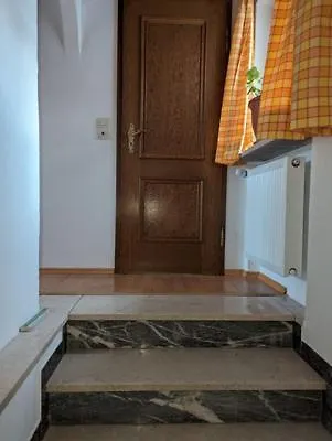 Dallinger Apartment Anger